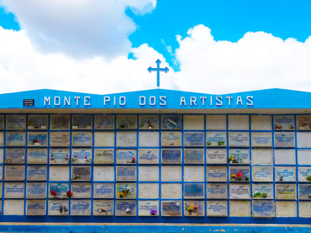 Cemitério da Quinta dos Lázaros. Giselle Beiguelman 2014